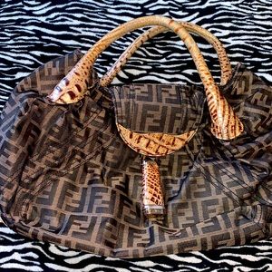 Fendy large spy bag in good condition